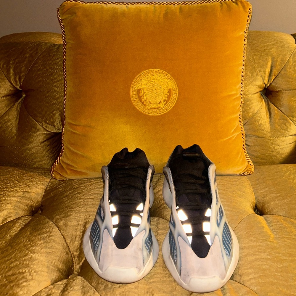 Kyanite Yeezy Boost 700 v3